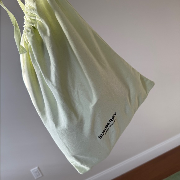 Burberry Pool Slides - Picture 7 of 8